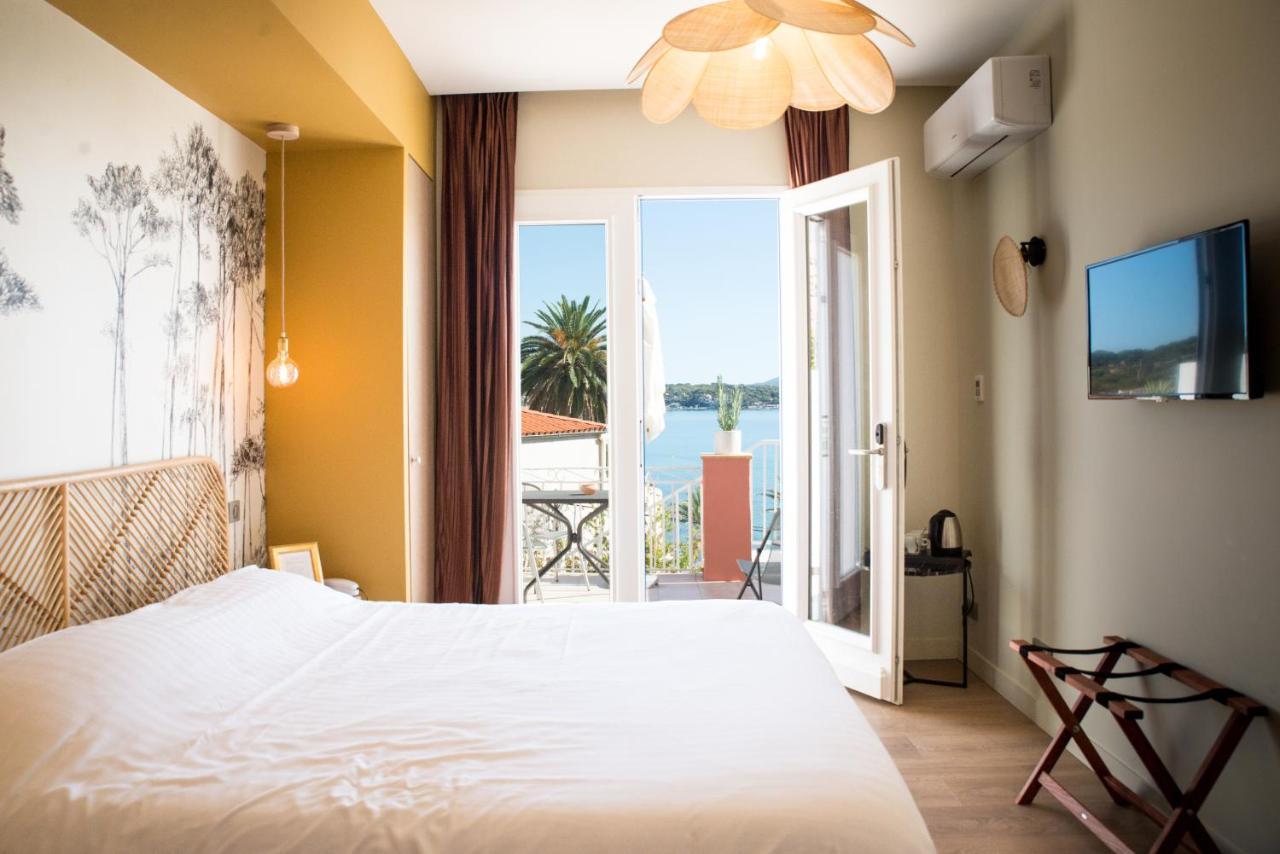 Les Galets Hotel Et B&B バンドール エクステリア 写真